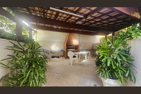 Apartamento para alugar com 165m², 3 quartos e 3 vagas Apartamento para alugar com 165m², 3 quartos e 3 vagasÁrea comum - Churrasqueira