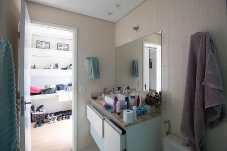 Casa à venda com 151m², 3 quartos e 3 vagasBanheiro da Suíte