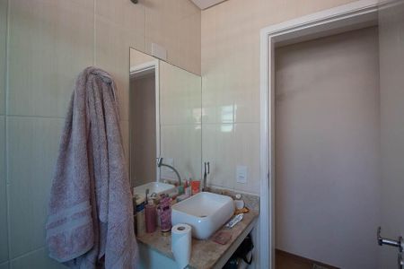 Casa à venda com 151m², 3 quartos e 3 vagasBanheiro 2