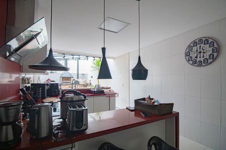 Casa à venda com 151m², 3 quartos e 3 vagasCozinha 