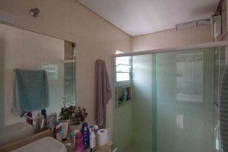 Casa à venda com 151m², 3 quartos e 3 vagasBanheiro da Suíte