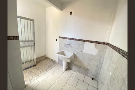 Casa para alugar com 81m², 2 quartos e sem vagaÁrea de Serviço