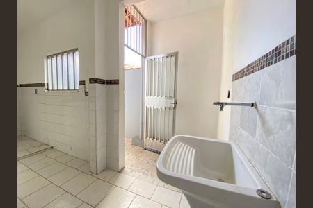 Casa para alugar com 81m², 2 quartos e sem vagaÁrea de Serviço