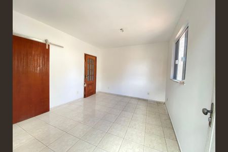 Casa para alugar com 81m², 2 quartos e sem vagasala