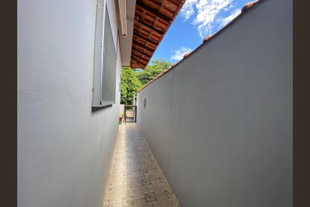 Casa para alugar com 81m², 2 quartos e sem vagaCorredor externo