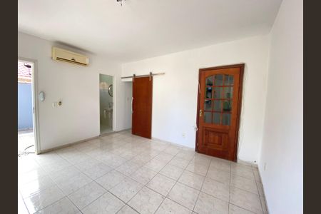 Casa para alugar com 81m², 2 quartos e sem vagasala