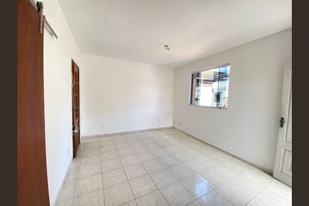 Casa para alugar com 81m², 2 quartos e sem vagasala