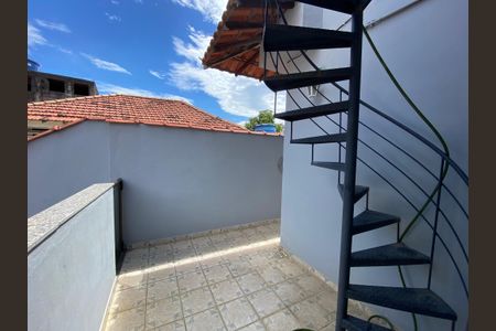 Casa para alugar com 81m², 2 quartos e sem vagaVaranda