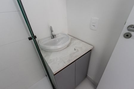 Apartamento para alugar com 35m², 2 quartos e sem vaga Apartamento para alugar com 35m², 2 quartos e sem vagaBanheiro