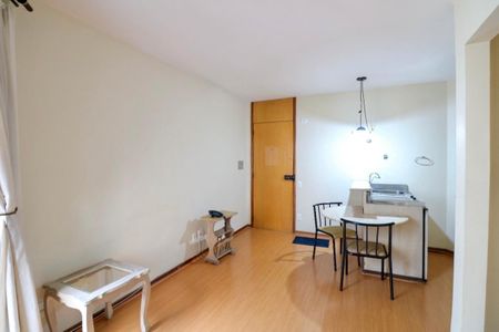 Sala  de apartamento para alugar com 1 quarto, 40m² em Brooklin, São Paulo