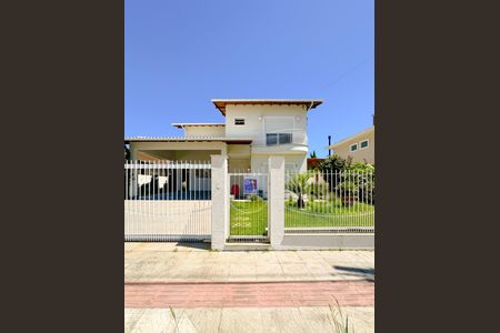 Casa para alugar com 200m², 4 quartos e 4 vagasPlaquinha