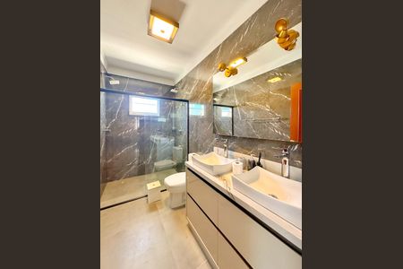 Casa para alugar com 200m², 4 quartos e 4 vagasBanheiro da Suíte Master