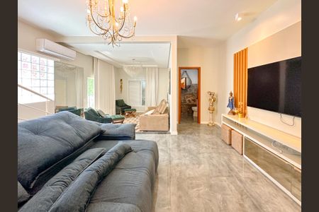 Casa para alugar com 200m², 4 quartos e 4 vagasSala de TV