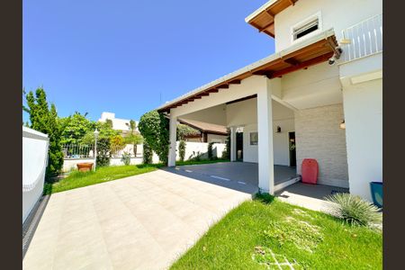 Casa para alugar com 200m², 4 quartos e 4 vagasEntrada