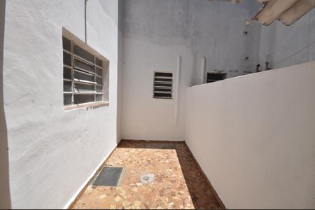 Casa para alugar com 80m², 2 quartos e 1 vagaQuintal