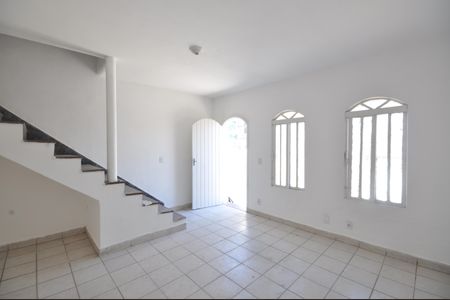 Sala de casa para alugar com 2 quartos, 80m² em Vila Sabrina, São Paulo