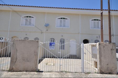 Casa para alugar com 80m², 2 quartos e 1 vagaFachada