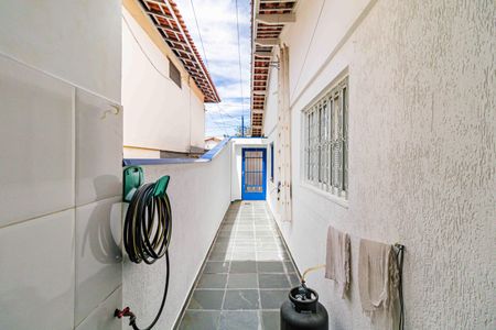 Casa à venda com 171m², 2 quartos e 2 vagasCorredor lateral