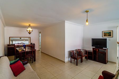 Casa à venda com 171m², 2 quartos e 2 vagasSala