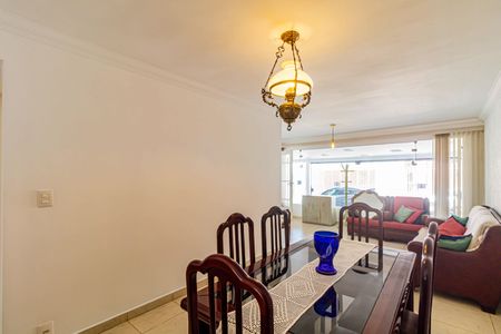 Casa à venda com 171m², 2 quartos e 2 vagasSala