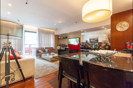 Apartamento à venda com 123m², 2 quartos e 2 vagasFoto 02