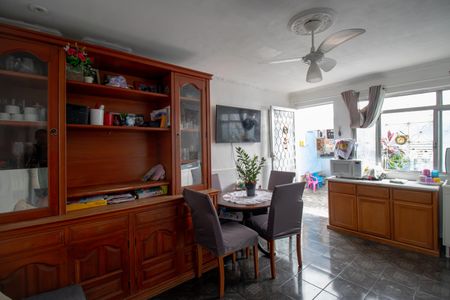 Casa à venda com 108m², 3 quartos e 1 vagaSala