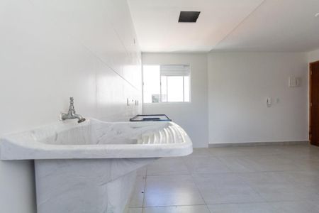 Sala, Cozinha e área de serviço de apartamento para alugar com 2 quartos, 46m² em Vila Ré, São Paulo