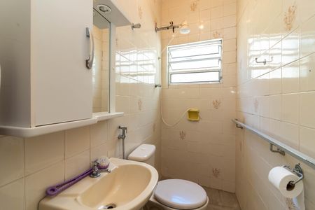 Casa à venda com 240m², 3 quartos e 6 vagasEdícula - Banheiro