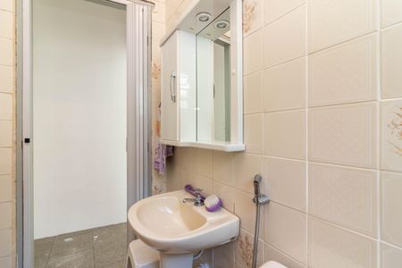 Casa à venda com 240m², 3 quartos e 6 vagasEdícula - Banheiro