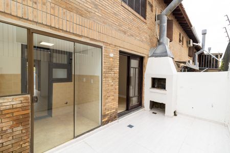 Casa de condomínio à venda com 120m², 3 quartos e 1 vagaQuintal