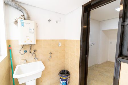 Casa de condomínio à venda com 120m², 3 quartos e 1 vagaÁrea de Serviço