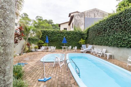 Casa de condomínio à venda com 120m², 3 quartos e 1 vagaÁrea comum - Piscina