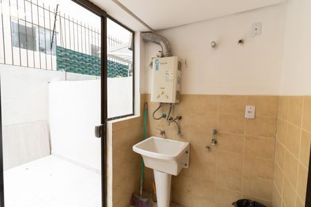 Casa de condomínio à venda com 120m², 3 quartos e 1 vagaÁrea de Serviço