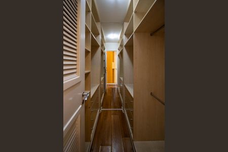 Apartamento à venda com 176m², 3 quartos e 3 vagasCloset Suíte 3