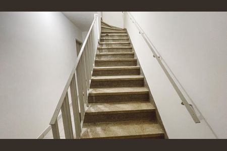 Apartamento para alugar com 47m², 1 quarto e sem vagaEscada