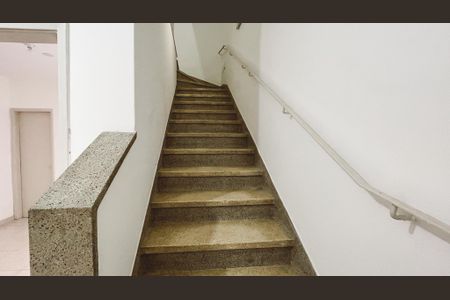 Apartamento para alugar com 47m², 1 quarto e sem vagaEscada