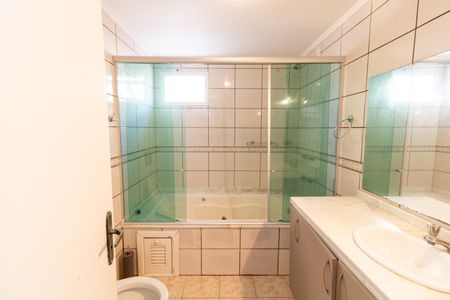 Casa de condomínio à venda com 190m², 3 quartos e 3 vagasBanheiro da Suíte