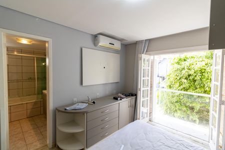 Casa de condomínio à venda com 190m², 3 quartos e 3 vagasSuíte