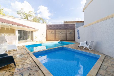 Casa de condomínio à venda com 190m², 3 quartos e 3 vagasÁrea comum - Piscina