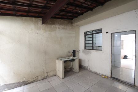 Casa para alugar com 12m², 2 quartos e sem vagaÁrea de Serviço