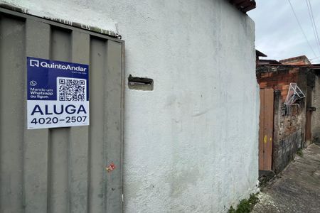 Casa para alugar com 12m², 2 quartos e sem vagaPlaquinha Instalada