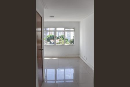 Foto 02 de apartamento à venda com 2 quartos, 63m² em Itaim Bibi, São Paulo