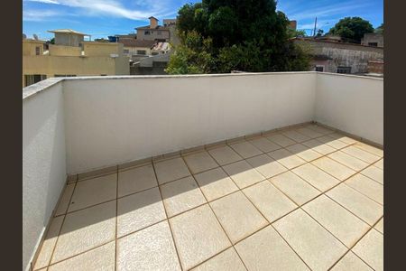 Casa à venda com 124m², 2 quartos e 1 vagaCobertura
