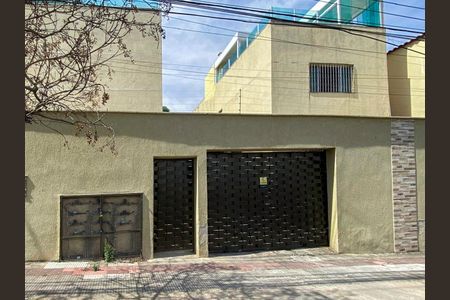 Casa à venda com 124m², 2 quartos e 1 vagaFachada