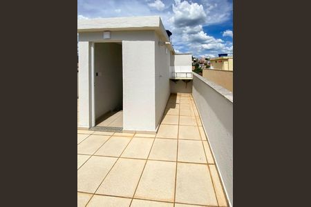 Casa à venda com 124m², 2 quartos e 1 vagaCobertura