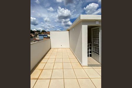 Casa à venda com 124m², 2 quartos e 1 vagaCobertura