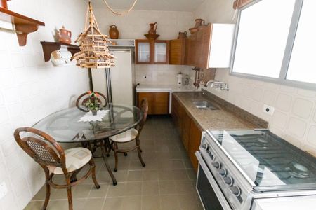 Apartamento à venda com 126m², 3 quartos e 2 vagasCozinha - Armários