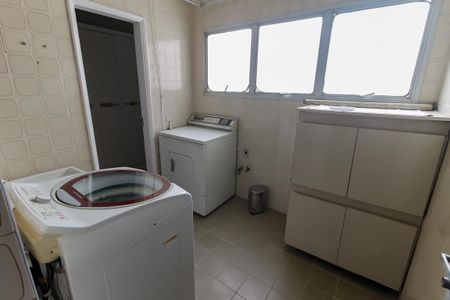 Apartamento à venda com 126m², 3 quartos e 2 vagasÁrea de Serviço