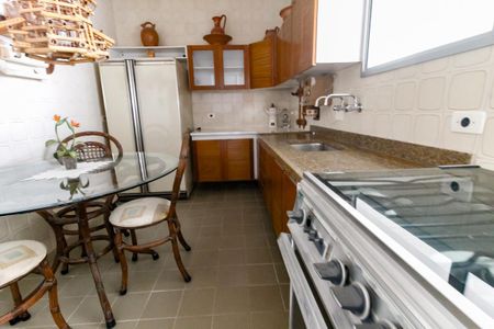 Apartamento à venda com 126m², 3 quartos e 2 vagasCozinha - Armários