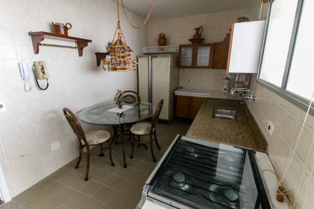 Apartamento à venda com 126m², 3 quartos e 2 vagasCozinha - Armários